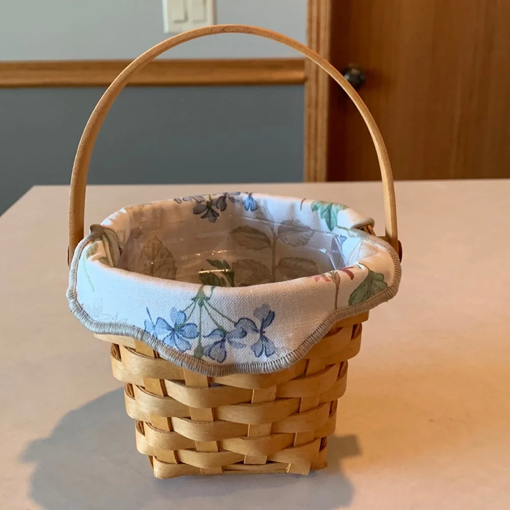Longaberger 2001 Horizon of Hope Cancer Basket with liner and protector